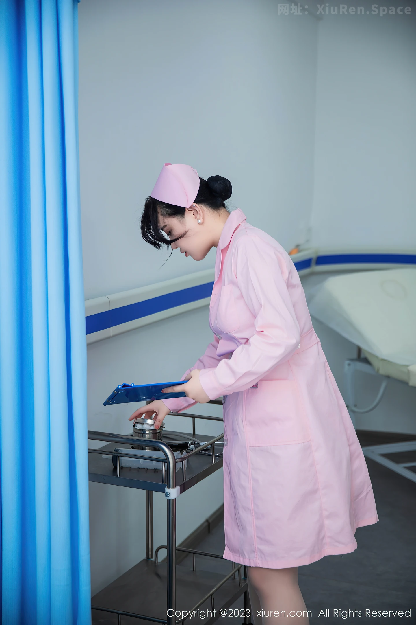 图片[4]-[XiuRen秀人网]VOL.7199 模特王婉悠Queen粉色情趣护士服配白丝吊袜秀丰满身材诱惑写真81P-秀人网官方网站